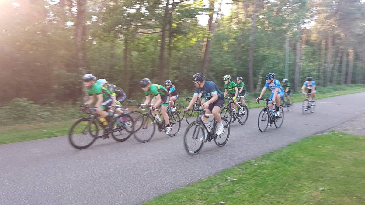 Het was gister een geslaagde clinic "sprinten en demarreren" met <a href="/kennyvanhummel/">Kenny van Hummel</a> en <a href="/mtjallingii/">Maarten Tjallingii - leadership and growth</a> ! Bedankt voor jullie inzet!