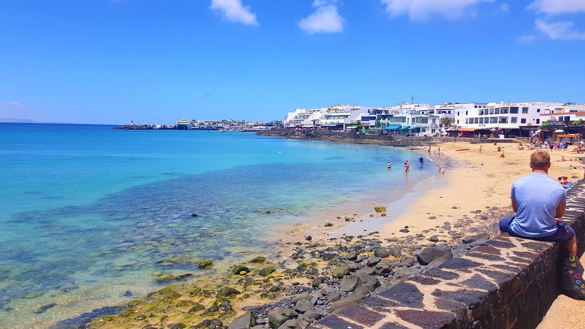 KateLouise_2812's tweet photo. A few photos of Playa Blanca and the Salinas de Janubio whilst on my travels.
What a beautiful island to live on!🌴
#Lanzarote #PlayaBlanca #Lanzarote2018 #Wanderlust #Sun #Sea #Sand https://t.co/RYwjJIQDcs