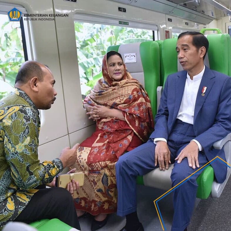 KemenkeuRI's tweet photo. 7 Saat ini, Bandara Internasional Minangkabau sedang dalam proses perluasan dari semula hanya mampu menampung 2,7 juta penumpang per tahun direncanakan akan mampu menampung 5,7 juta penumpang di akhir tahun 2019

#IniPunyaKita
📷 Biro Pers, Setpres https://t.co/Gld3dwtJ1R