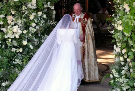 Lookmagazine's tweet image. The one thing you wouldn&apos;t have noticed about the royal wedding... look.co.uk/news/meghan-ma…