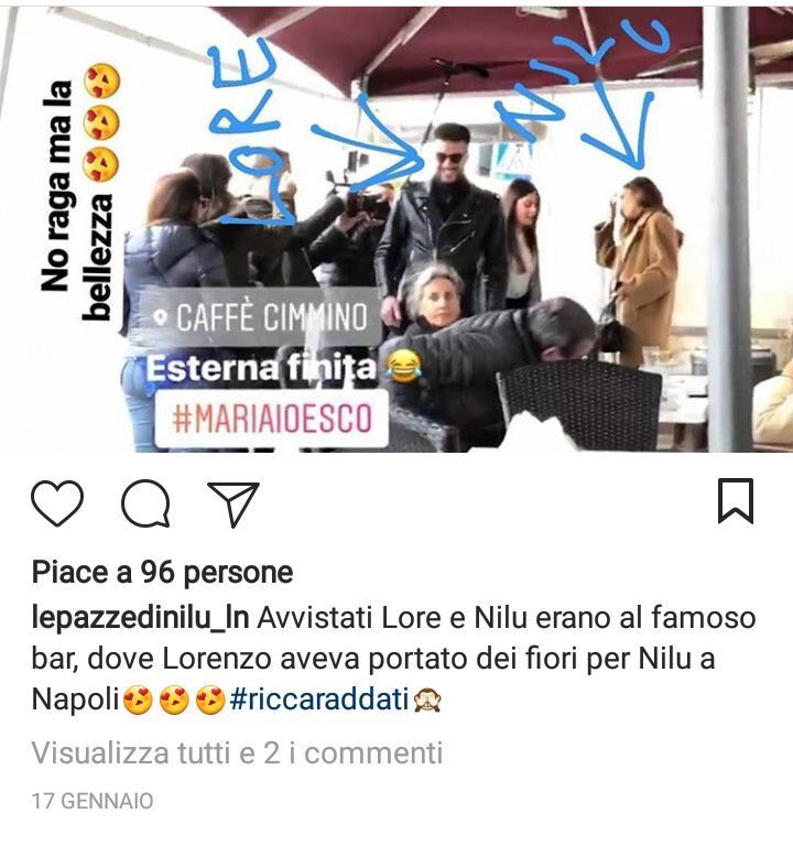 zia_gin's tweet photo. Nilufar avvistata con Lorenzo il 17 gennaio a Napoli (esterna andata in onda il 13 febbraio). Notare maglia, smalto, bracciale e trucco #uominiedonne https://t.co/dRu5IsVpic