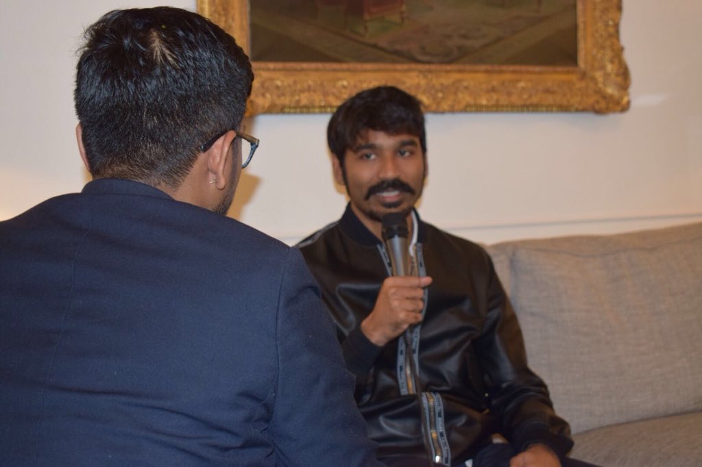 KajMKaran's tweet photo. Conversation with #Dhanush #Paris #FakirAtParis #Kolly360 https://t.co/YnIPtGf9JQ