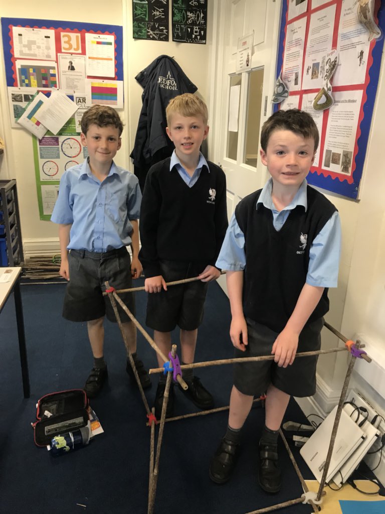 BPSYear3's tweet photo. Forest school in our Maths lesson #maths #shapes #forestschool #sticklets https://t.co/9mocFx8ziO