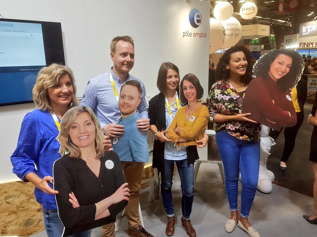[#VivaTech] Lancement officiel des tutos <a href="/YouTube/">YouTube</a> #OnEstLàPourVous en présence des conseillers Pôle emploi qui animent les vidéos 🙋‍♀️ Merci pour leur engagement #AvecPôleEmploi ! 🙌 👉 youtube.com/playlist?list=…