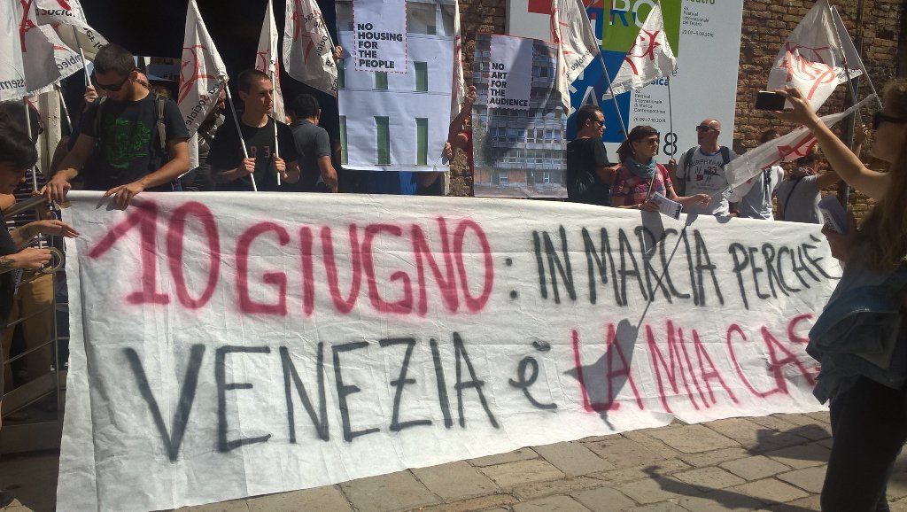 Sale Docks tweet media