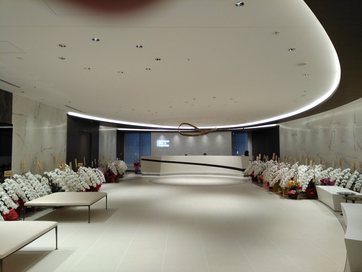 Ryosuke 仕事の関係で アンダーソン毛利に行ってきたけど 移転してきたばかりだけあってめちゃくちゃ綺麗 移転前の事務所にも行ったことあるけど 面影がない 笑 勤務先がこんなところだったら 確かにモチベーションも上がりそうだ T Co