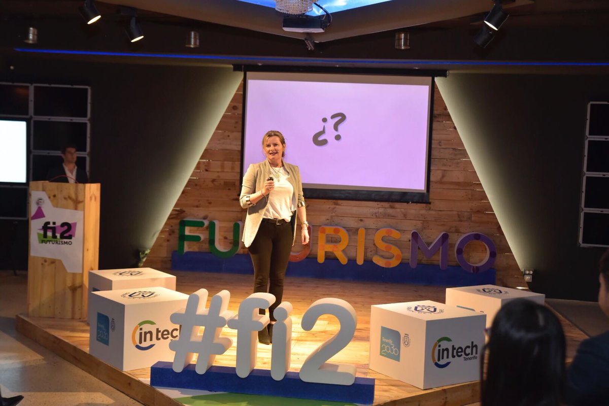 INbusinessTF's tweet image. Comienzan las #Microtalks con #SendaEcoway y su Co-founder y CEO SmartLinking @lolazero, su primera pregunta ha sido ¿Qué Mueve al mundo? esto promete.... #fi2 es #Tenerife2030 con #INtechTenerife