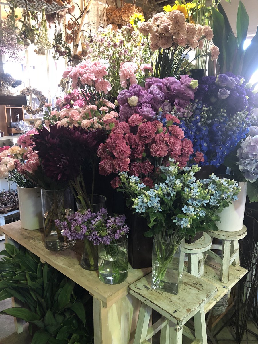 Flower على تويتر 定休日前の火曜日には 結構なお客様で 見事に空っぽに近い状態になっていた花屋 ようやく花達が揃い整いました 素敵な花達たっぷりです 花とともに 花のある暮らし りとるがぁでん萌 りとるがぁでん萌フラワーアンドカフェ 萌scafe Flower على تويتر 定休日前の火曜日には 結構なお客様で 見事に空っぽに近い状態になっていた花屋 ようやく花達が揃い整いました 素敵な花達たっぷりです 花とともに 花のある暮らし りとるがぁでん萌 りとるがぁでん萌フラワーアンドカフェ 萌scafe