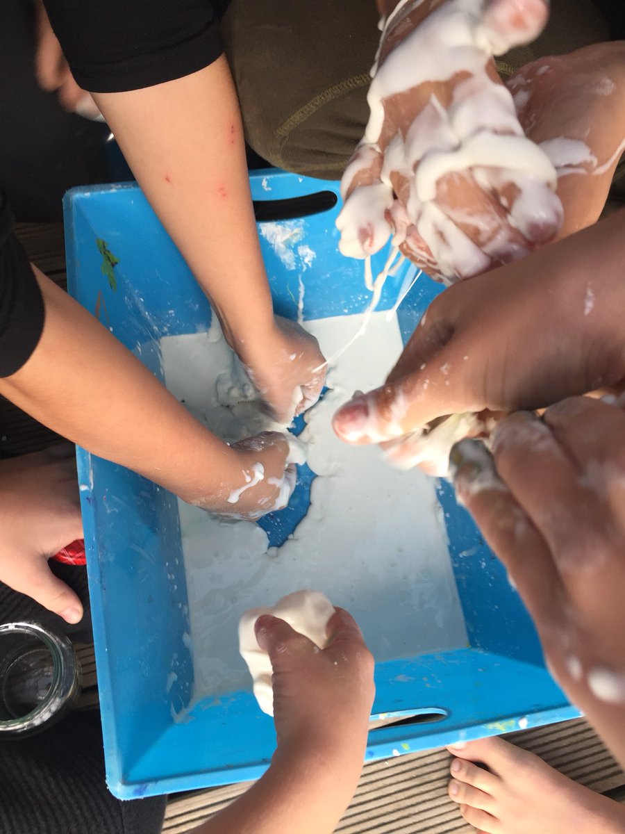 Is it a liquid or a solid?
#oobleckdebates #messysciencefun