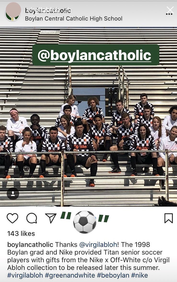 ecnaifed2015's tweet photo. @virgilabloh donated unreleased Off-White to the soccer team of the high school he graduated from! https://t.co/ujrR8mYGX4