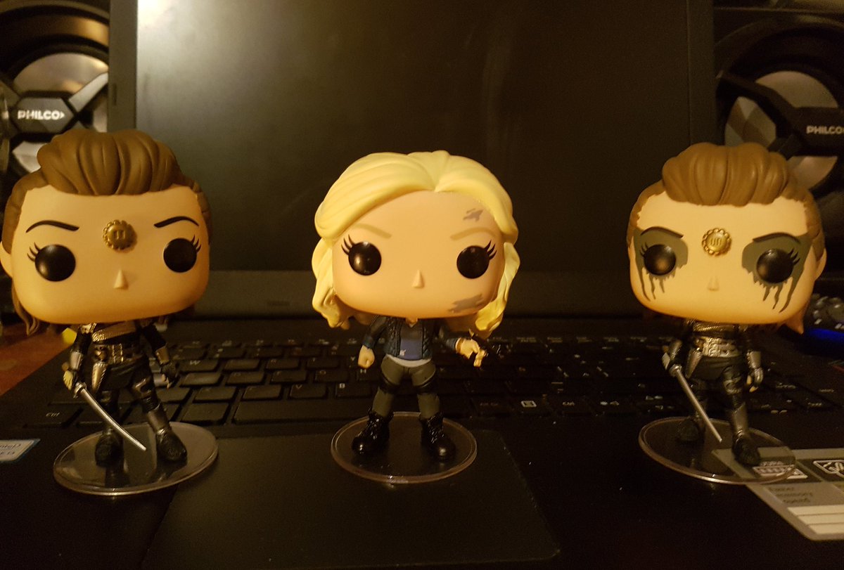s_brinamaximoff's tweet photo. #Wanheda y sus #Hedas 😍 #Clexa #FunkoPop https://t.co/z23SFnH7U6