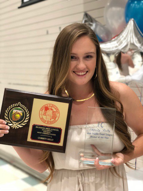 _NikkiKelly's tweet photo. When your daughter is voted #PitcheroftheYear and #1stTeamAllLeague by all the coaches of the Pacific Coast League, Southern Section and also #MVP by her team coaches. Could NOT be more proud! Great end to her high school softball career. @SouthernU_SB here we come! https://t.co/vovz85x8lM