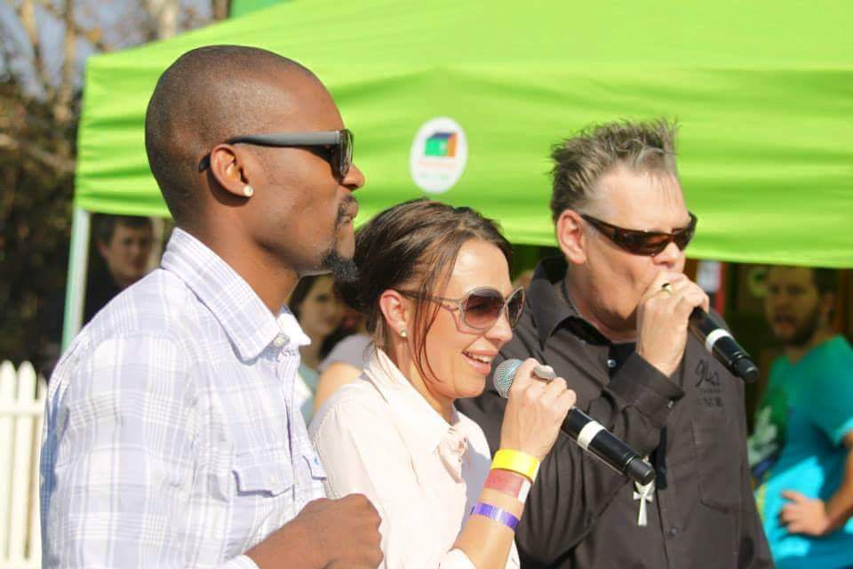 BarneySimon's tweet photo. Jacaranda Day 3 years ago #jacarandaday #ThrowbackThursday https://t.co/d3aEyUC7Ts