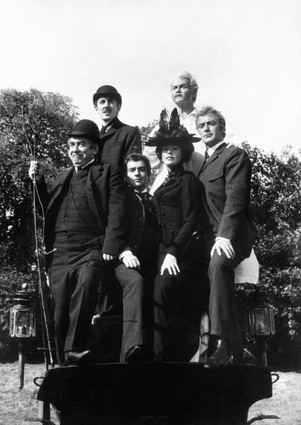 SabotageFilms's tweet photo. Clockwise from top left: Peter Cook, John Mills, Michael Caine, Nanette Newman, Dudley Moore and Tony Hancock, The Wrong Box, TCM, 6.40pm. @tcmuk https://t.co/iLuAy2S7ab