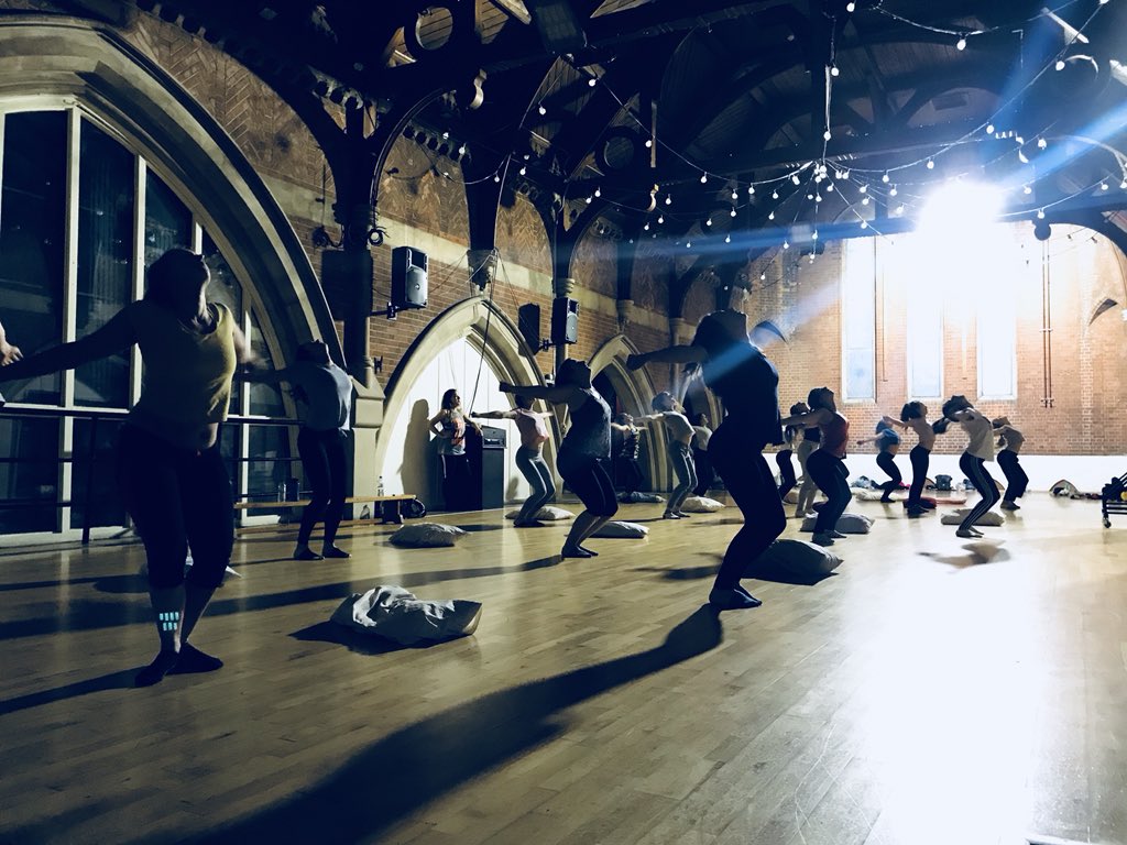 GiveintoDance's tweet photo. Contemporary class last night looking beautiful 🌟👯♀️
#contemporarydance #danceclass #london #northlondon #studio #dancepic #beautiful #rehearsal #dance #dancers #dancelife https://t.co/9T3OGtV3jo