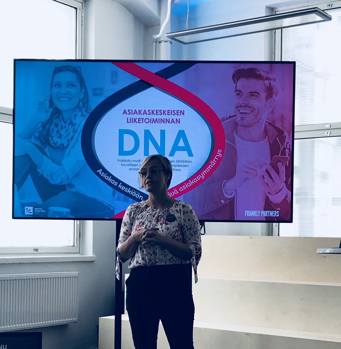 ”Asiakaskeskeisyyden muutosjohtaminen ei ole herkkähipiäisille, mutta sitähän me asiakaskeskeisyyden edelläkävijät emme ole” sanoi <a href="/AnnaHovi/">Anna-Riikka Hovi-Taunila</a> #franklypartners #asiakaskeskeisyys