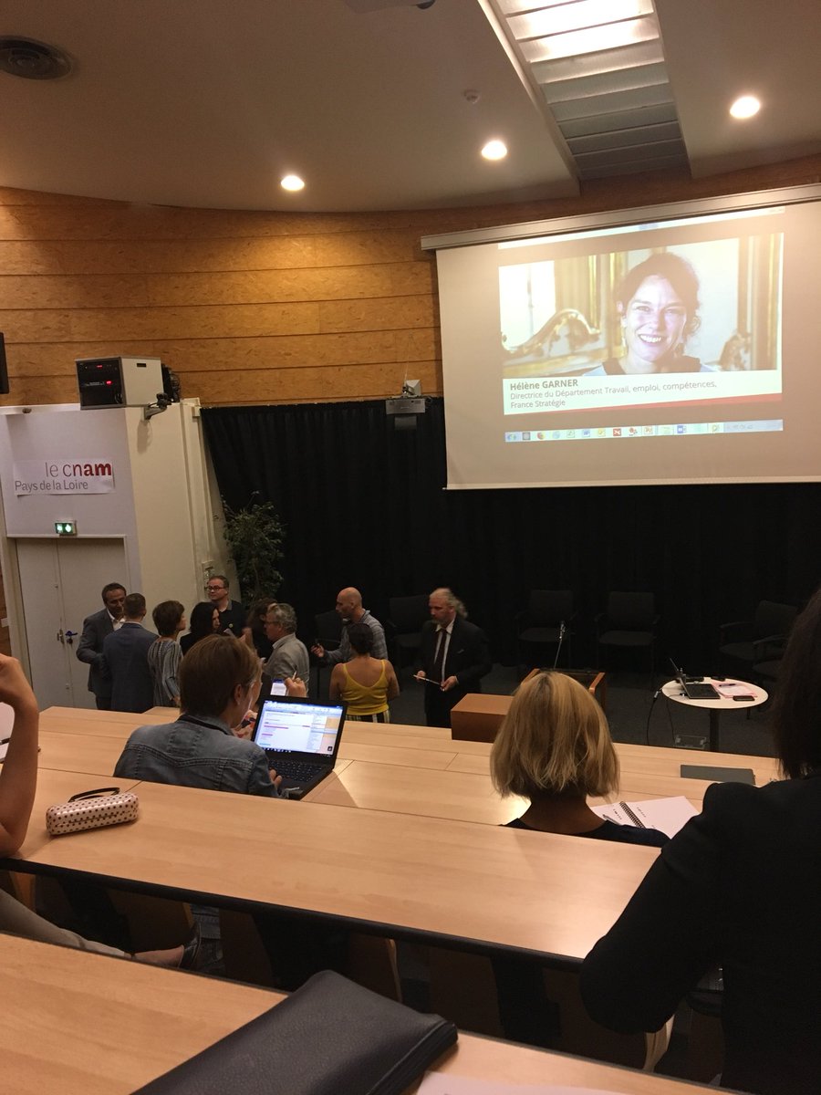 LN_Lelong's tweet photo. #bigdata, #rh , #digital et #innovation : les métiers de demain? On en parle ce matin avec @le_cnam_pdl !🤓📱💻 https://t.co/aweTsoBejT