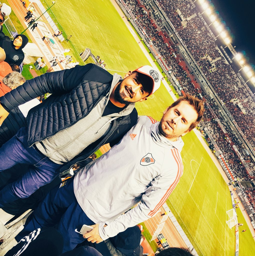 RJCushuaia's tweet photo. Buen encuentro con el chiro...  #RiverPlate #CopaLibertadores https://t.co/kRAOTPuOxq