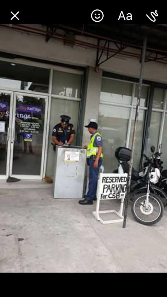 DasmaPio's tweet photo. Dasmariñas CPS
10:00am May 24,2018 elements of FCIE Standby Point led by SPO3 Edwin a Sotto, PO1 Fulgencio and PO1 Vinluan conducting Oplan Solignum and Junkshop Visitatiopn at Brgy Humayao and Langkaan 1, Dasmariñas City, Cavite. https://t.co/29vow4eOF0