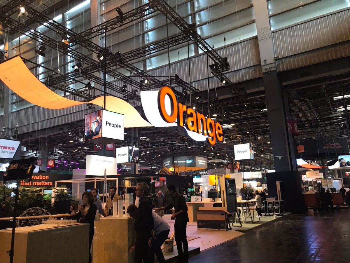 presseorange's tweet photo. #Vivatech ouvre ses portes ! Venez découvrir notre Lab @Orange "Innovation that matters". Là, juste à l'entrée vous y découvrirez plus de 100 #Orangestartup durant ces 3 jours. #Startup #Entrepreneuriat➡️https://t.co/ykzsVwJGst https://t.co/UgkREkH24Q