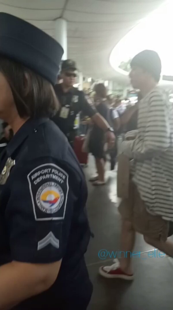 born4winner_'s tweet photo. I AM THIS CLOSE WITH YOON!!! πππ MYGHAD!!! MAH HEART. MAH SOUL! πππ πππ
#PHICWILLWAIT4WINNER #PHinnercircle #BalikKayoWINNER #WINNER #WINNERinPH https://t.co/GatZ1Pb4zF