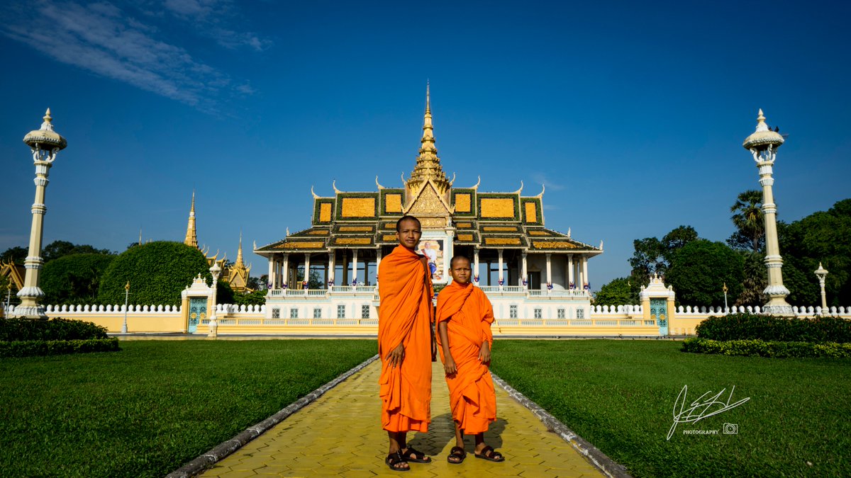 Got to talk to a couple of young monks outside of the Royal Castle in Phnom Penh, Cambodia. Even at such a young age, they have a lot to say! #Cambodia #buddhism #lonelyplanet #sonyphotography