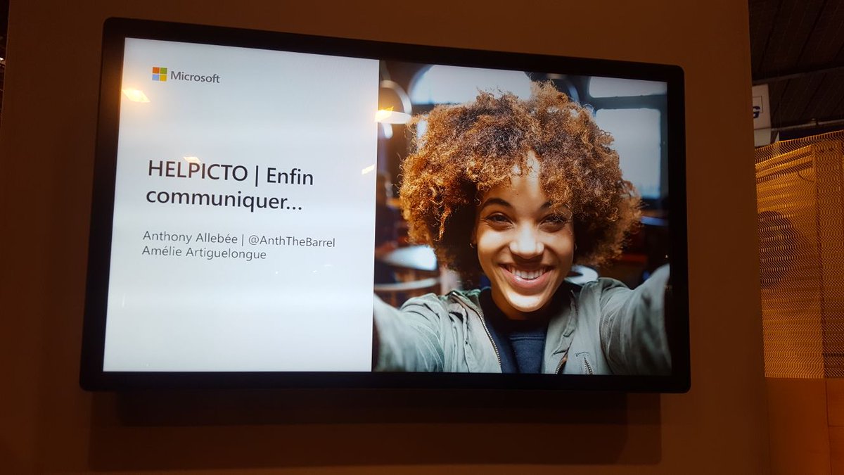 helpicto's tweet photo. La team @EQUADEX est en place sur le stand @microsoftfrance pour vous présenter notre application #helpicto, qui permet aux personnes non verbales de communiquer. #aiforaccessibility #VivaTech2018 https://t.co/TzGdMAQQxe