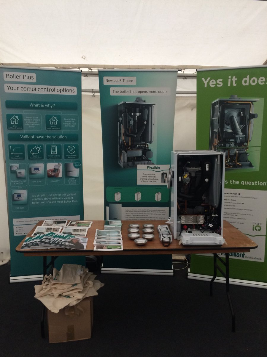 FernoxJulian's tweet photo. @vaillantuk @Graham_Merchant Come down today to Bristol branch and discuss all things Vaillant. Special deals for today only plus grab an ostrich burger! #kangarooaswell! https://t.co/DtfGZ9jpsi