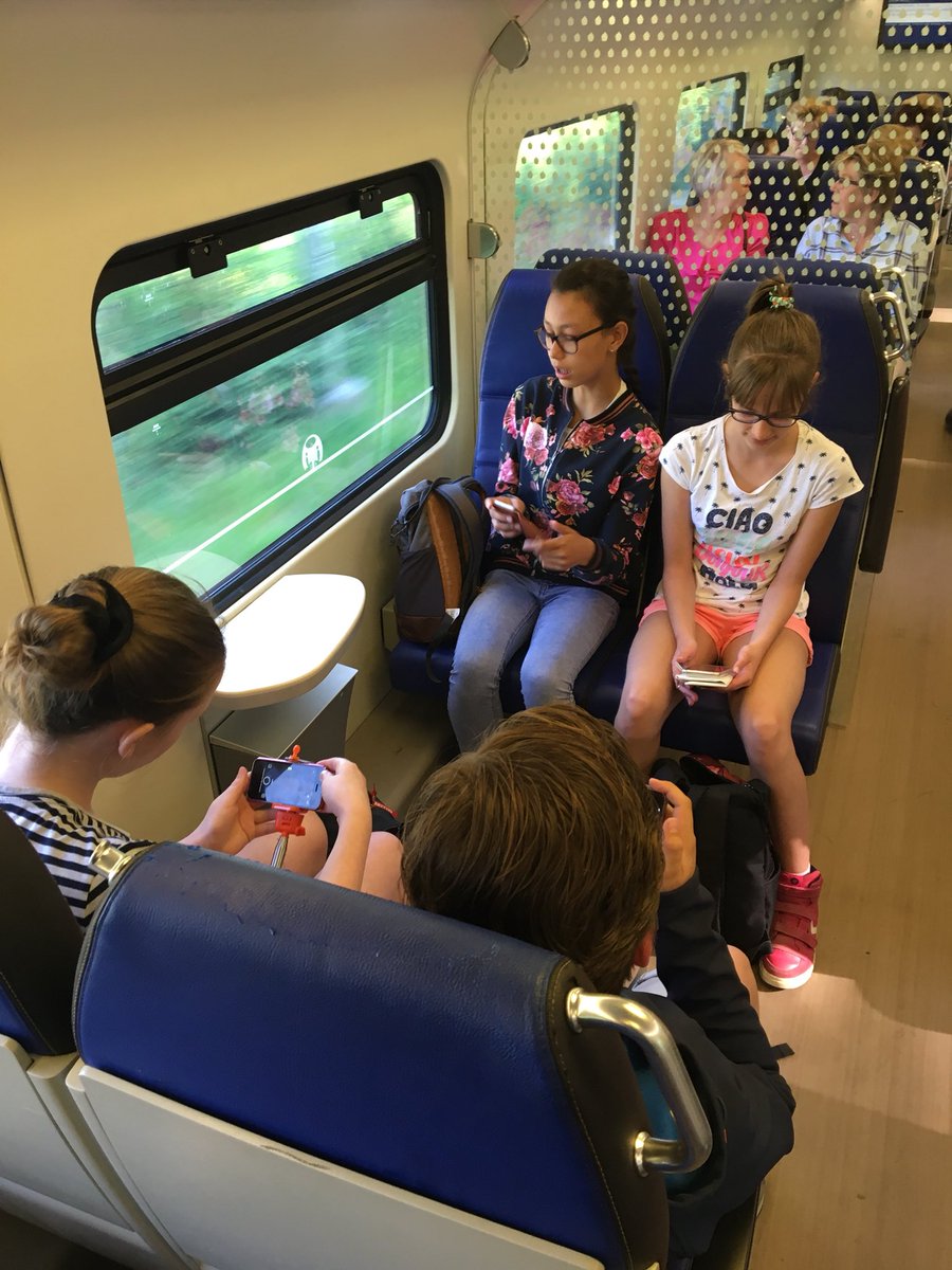 CBSDeBorgh's tweet photo. Op weg in de trein! https://t.co/yIL3vTUhdO