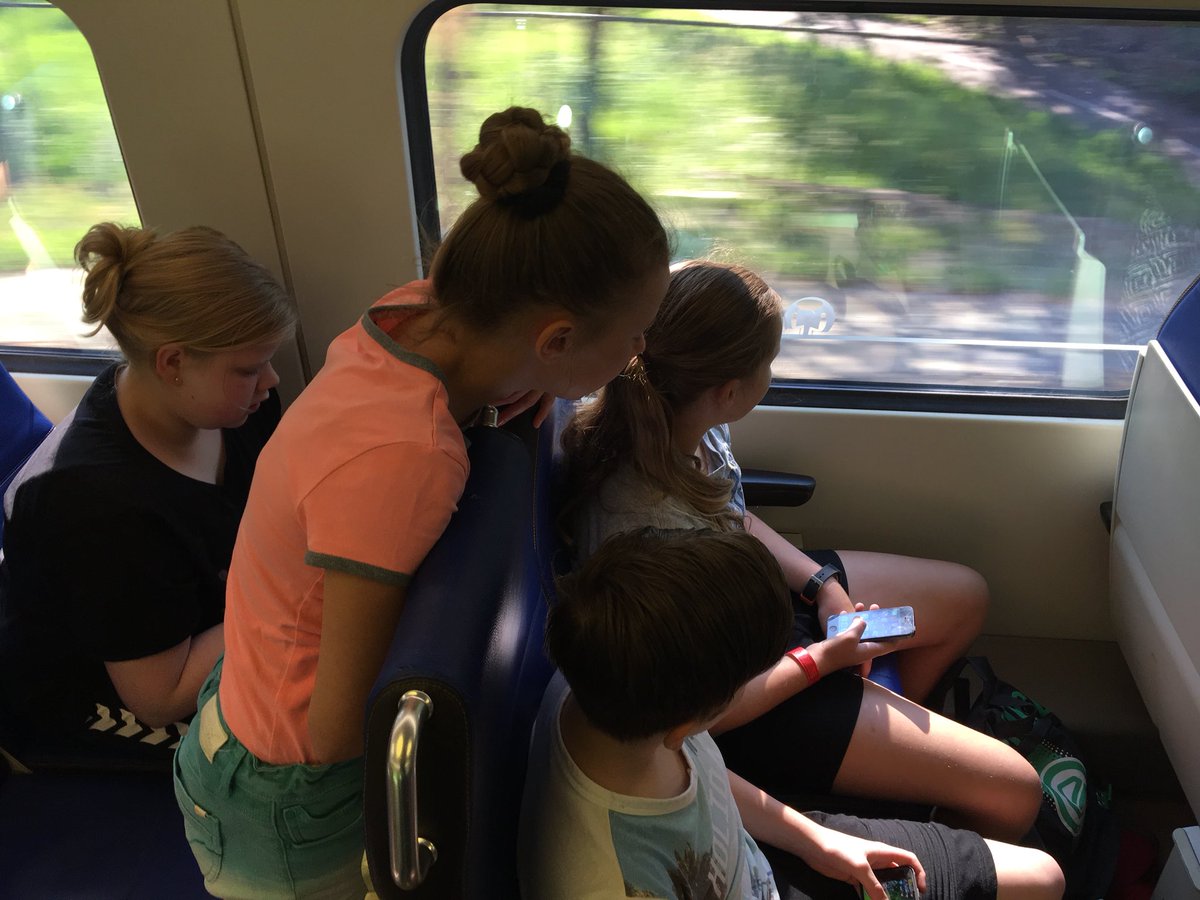CBSDeBorgh's tweet photo. Op weg in de trein! https://t.co/yIL3vTUhdO