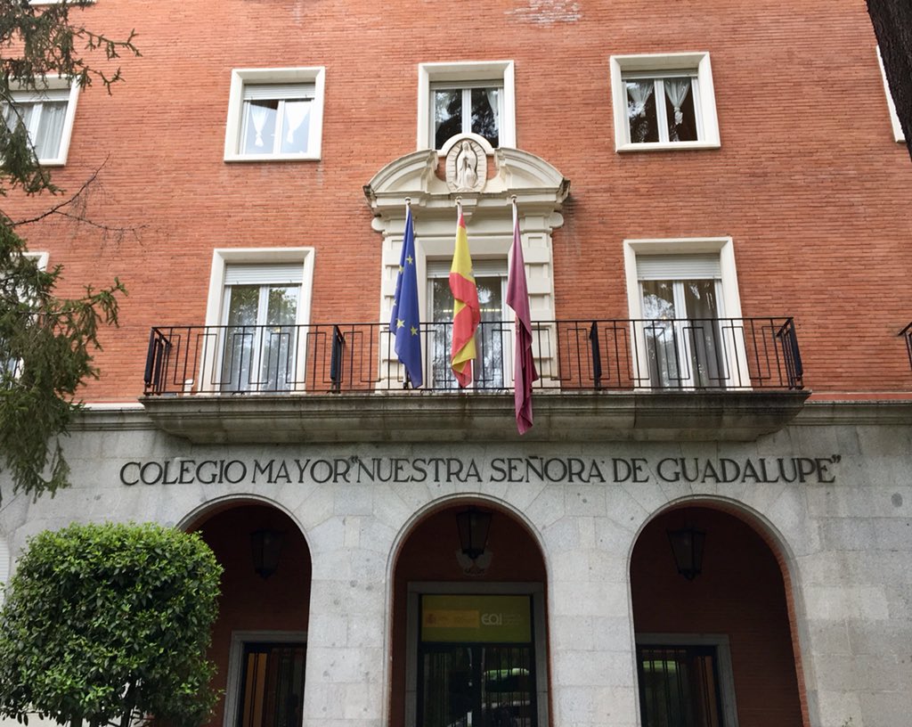 DrLuisEMartinez's tweet photo. It’s not just #ExperientialLearning, @TrinityEntrep #entrepreneurial #ecosystems intro lecture for our @Trinity_U @TUabroad @Trinity_MAS students. #TrinityTravels #TUEntrepreneurship #InternationalEntrepreneurship #Madrid https://t.co/us8YLa1Cc1