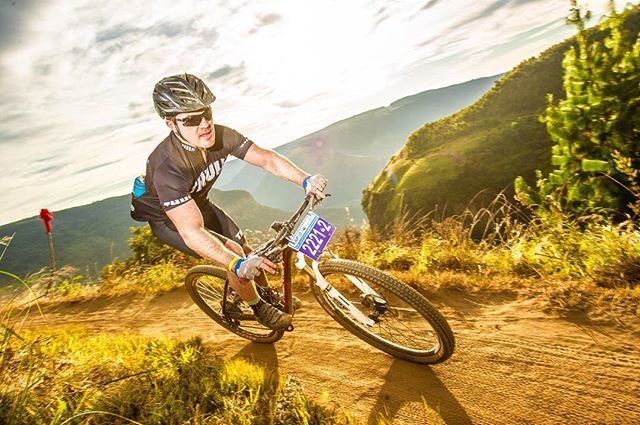 M4ttOCrypto's tweet photo. So I recently decided to give the @_sani2c a go after finding a last minute entry for the Race. Definitely one or 2 tough times out there with me feeling a tad undercooked, but then you get moments like this made it so worth while. The #UmkoDrop into the… https://t.co/Osrlpkxpb9 https://t.co/JVQLLGFxgy