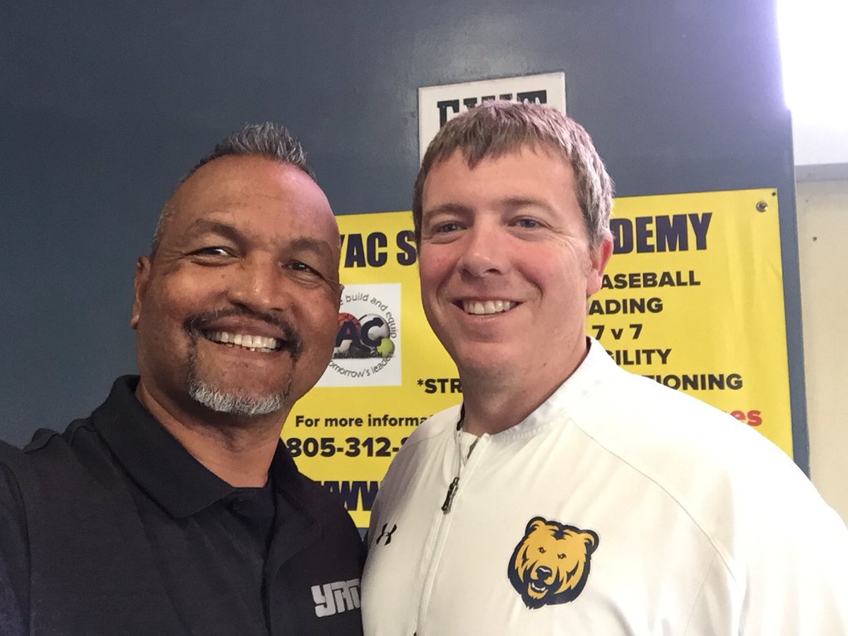 CoachJDiazMC's tweet photo. Big Thanks to @jernarogilford @UNC_BEAR @aaronpflugrad @Score2Win for stopping by to ck out our next @raider_fball prospects! #M1R4
#GoCougars #GoBears #GoLumberjacks #GoAPU https://t.co/whF53koyE6