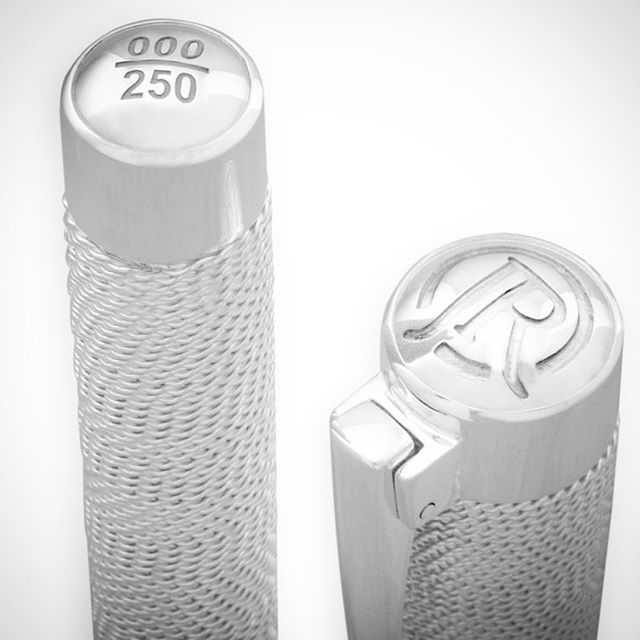 JackRowEWI's tweet photo. #pen cap and barrel #detail. #limited #edition #madeinengland #handmade #craft #silver #mirage #wire #design #branding #jackrow https://t.co/eF0nf2kRf1 https://t.co/v7Cn5RSPUa