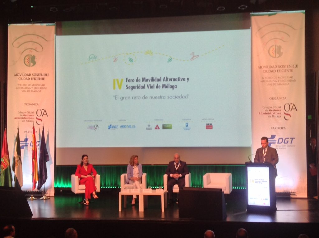 movilidadmalaga's tweet photo. Daniel Quijada, Presidente del Colegio de Gestores Administrativos de Málaga (@tramitesmalaga) agradece una nueva edición de #MovilidadSostenibleMLG al convertirse en una cita imprescindible y posicionado entre las principales ciudades españolas. https://t.co/q7uT5QleO4