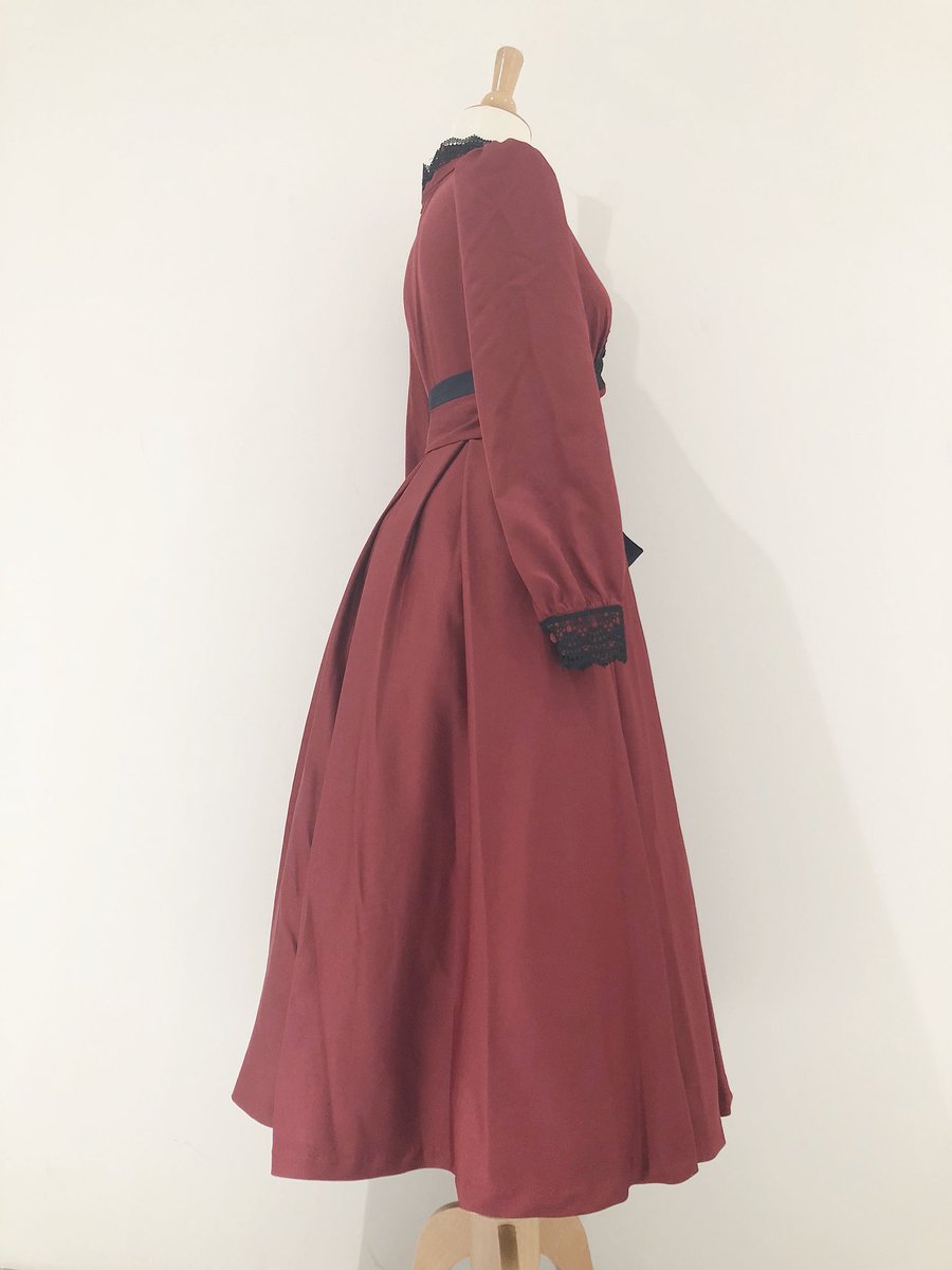 Chouchou Ange名古屋店 בטוויטר Sheglit 椿姫ロングバッスルワンピース 31 000 Tax ボルドーが入荷しました 着物の様なデザインですが 後ろファスナーで簡単に着用できて 1枚で和モダンな雰囲気が楽しめるお洒落なワンピース バッスルペチコートが付属品