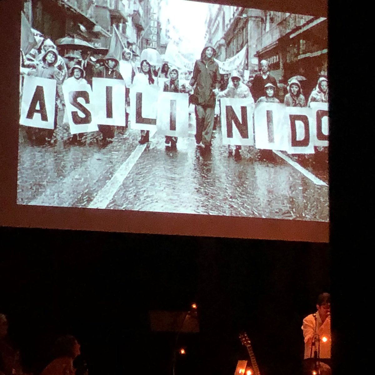 lauradafne2's tweet photo. About last night. Una bellissima e potente carrellata di immagini di movimenti femministi. Fotoreportage di @stefanomontesi per il #RedReading di #Bartolini e #Baronio al Teatro di Villa Torlonia. @arosamor @_WunderProject @edizionialegre https://t.co/U89Hd73OoT