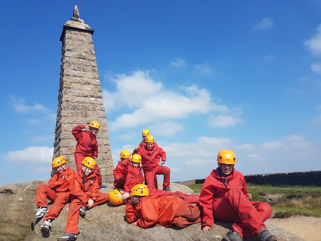 Miss_Robson_7's tweet photo. Dizzy heights yesterday rock climbing and abseiling! π§ββοΈπ§π»ββοΈ #BoothferrydoesHighAdventure2018 @BoothferryPS https://t.co/MYvBypfen2