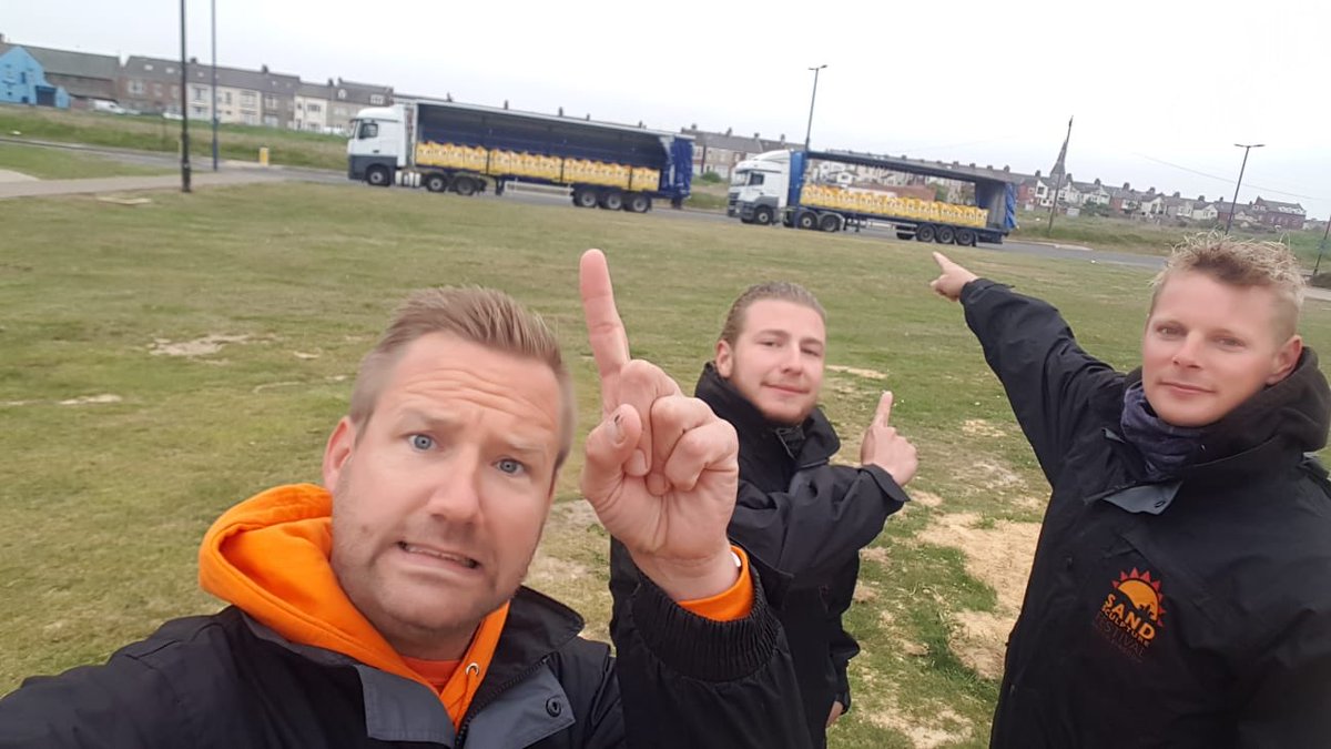 KOTSRedcar's tweet photo. The sand has arrived in Redcar. And so to work! @SandSculptureUK @RedcarCleveland @Carl_Quartz @friendsofredcar @RedcarHalf @lovembro @BBCTees @EveningGazette @graemeecho @ThriftFest @kiddstock @SummerSound2018 @Redcartown https://t.co/ga3VfZtnfF