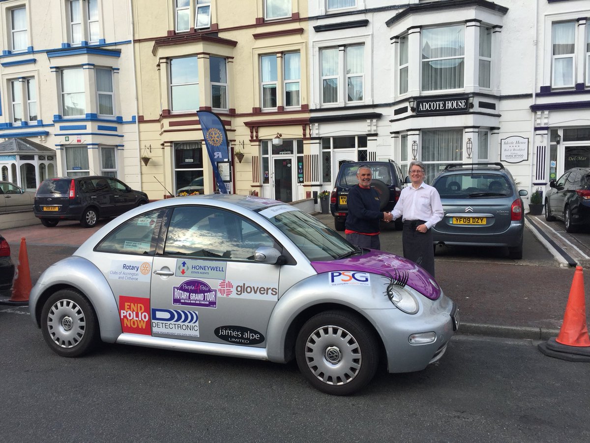 CancerBikeMan's tweet image. #Rotarygrandtour Checkpoint #23 - #AdcoteHouse #Llandudno and owner Mike Dean, followed by a quick peek at #GreatOrme. @ClitheroeRotary @RotaryGBI @EndPolioNow @malcrotary Next stop #Manchester Airport!