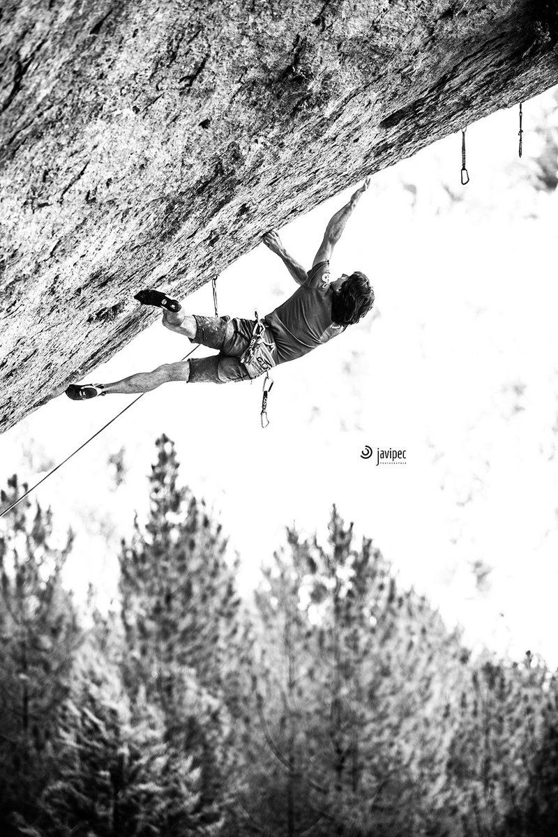 Dani Fuertes "El Intento" 8c+/9a #Cuenca <a href="/LaSportivaSpain/">LaSportivaSpain</a> <a href="/lasportivatwitt/">La Sportiva</a> #climbing  #outdoors