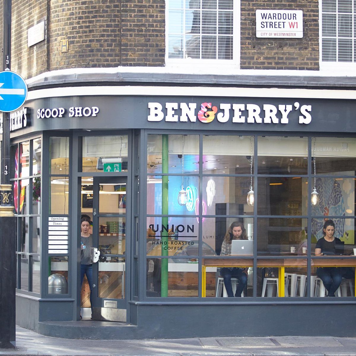 .@Poseidon_NGO launched its 1st retail platform that allows consumers to support #climateaction using #blockchain #tech. The retail platform launched on May 1 &amp; a pilot is currently underway at <a href="/benandjerrys/">Ben & Jerry's</a> newest ice cream Scoop Shop #Soho #London businesswire.com/news/home/2018… #BCorp