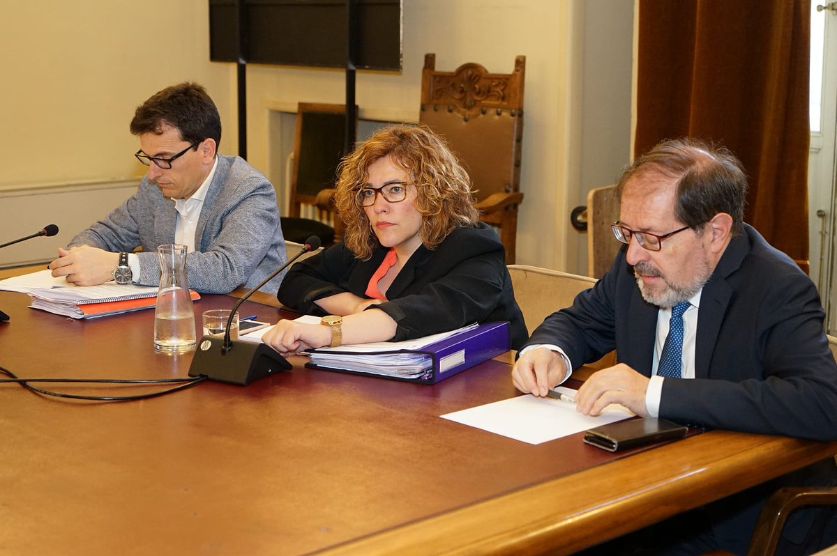 PSOE_AytoVLL's tweet photo. Transparencia
Nueva Comisión de Investigación #SVAV a la que asisten @herreropedro y @antonio_gato1 https://t.co/fecTkCDtvV