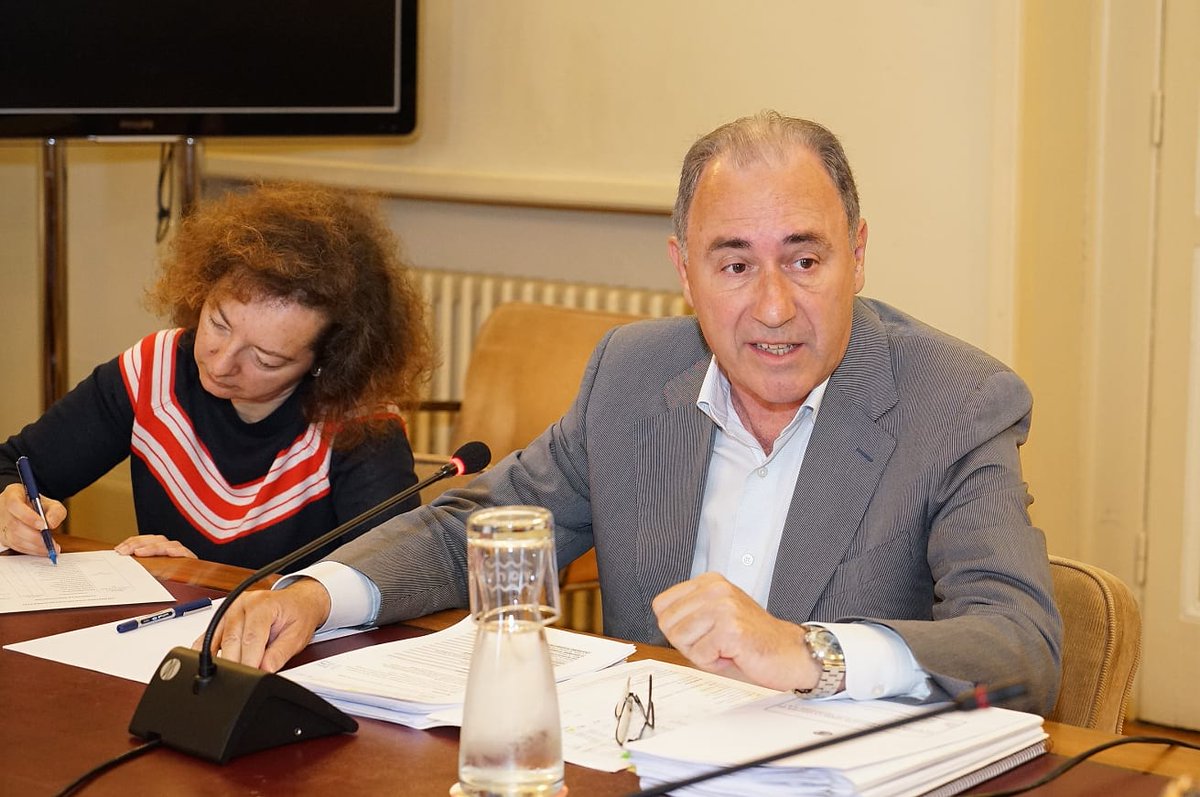 PSOE_AytoVLL's tweet photo. Transparencia
Nueva Comisión de Investigación #SVAV a la que asisten @herreropedro y @antonio_gato1 https://t.co/fecTkCDtvV