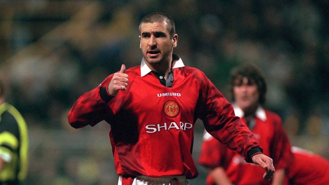 Happy birthday to Manchester United legend Eric Cantona, who turns 52 today! 