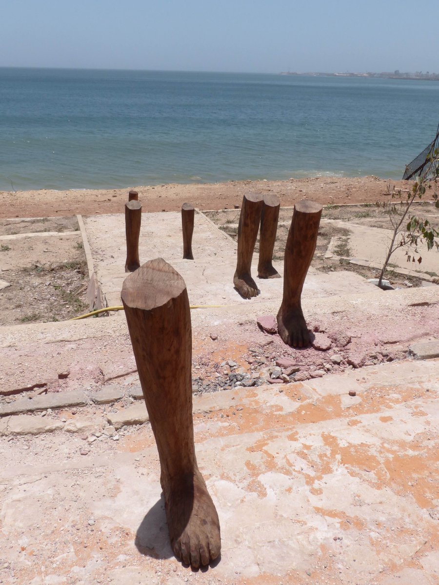 galeriecf's tweet photo. L'installation de #JemsKokoBi "Retour" est à voir à l'Hôtel Le Sokhamon, dans le cadre du OFF de la @BiennaleDakar jusqu'au 2 juin 2018 https://t.co/6KHfA46XDs