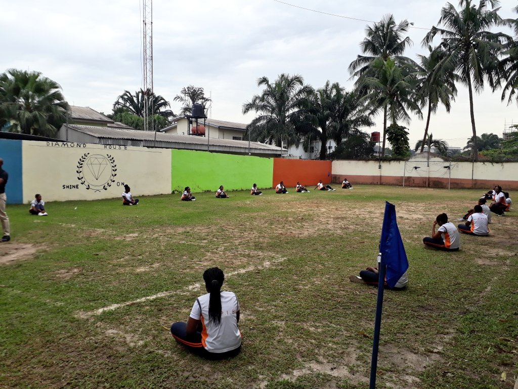 Maureenluvsnna's tweet photo. Sometimes #students need few mins to #reflect on their #WrongActions.
Does reflection work for you, what's the best method to correct #teens?🤔
#TrainThemWell
#KidsDeserveIt
I #LoveEPIS
We #ValueDiscipline @episph
@Emeraldeyop @ejiro_ozimi @nattyjay05
@charityndigwe @ihuu2 https://t.co/1HLvhepTj9