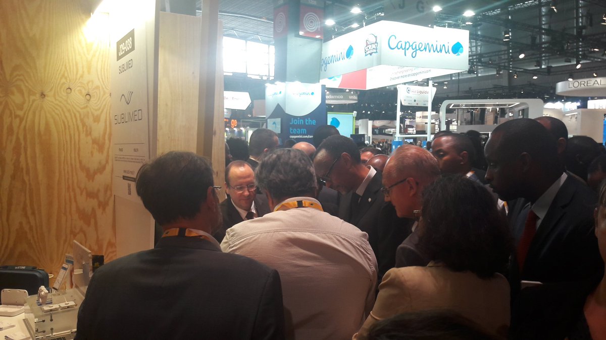 Brice Chaventré (@bricethecat) on Twitter photo le président du Rwanda découvre La Poste eSanté et Visible Patient sur le stand La Poste #VivaTech #SimplifierLaVie <a href="/Docapost/">Docaposte</a> <a href="/IrcadFrance/">IrcadFrance</a> <a href="/VisiblePatient/">VisiblePatient</a> le président du Rwanda découvre La Poste eSanté et Visible Patient sur le stand La Poste #VivaTech #SimplifierLaVie <a href="/Docapost/">Docaposte</a> <a href="/IrcadFrance/">IrcadFrance</a> <a href="/VisiblePatient/">VisiblePatient</a>