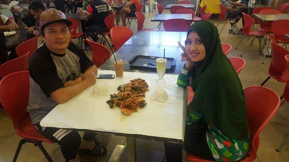 upnightbazaar's tweet photo. @AliffAziz , Kumpulan Ukays dan @dazrin88 telah pun berbuka puasa di #UptownPuchongNightBazaar.

Mereka semua rasa hidangan dari #MafiosoShellout

Anda bila lagi?😍😍 https://t.co/W9LgEQBvFC