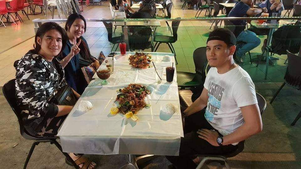 upnightbazaar's tweet photo. @AliffAziz , Kumpulan Ukays dan @dazrin88 telah pun berbuka puasa di #UptownPuchongNightBazaar.

Mereka semua rasa hidangan dari #MafiosoShellout

Anda bila lagi?😍😍 https://t.co/W9LgEQBvFC